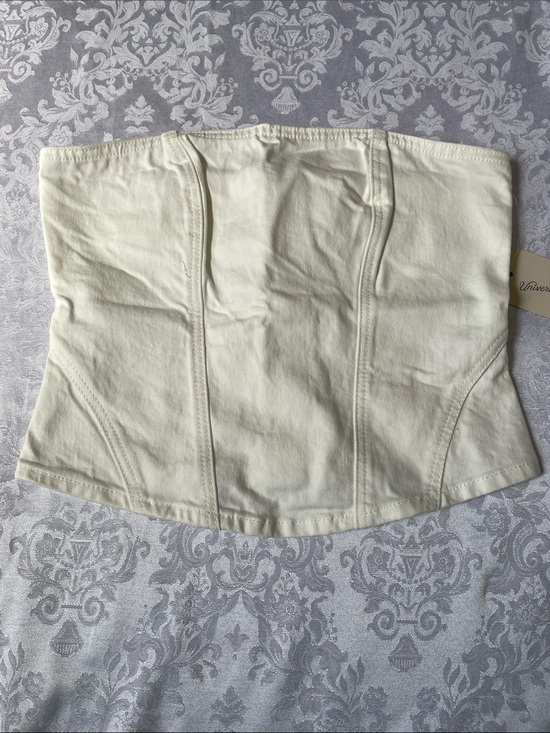 Universal Thread Tops - NWT Universal Thread Cream Corset-Style Bandeau Top. Size 6.